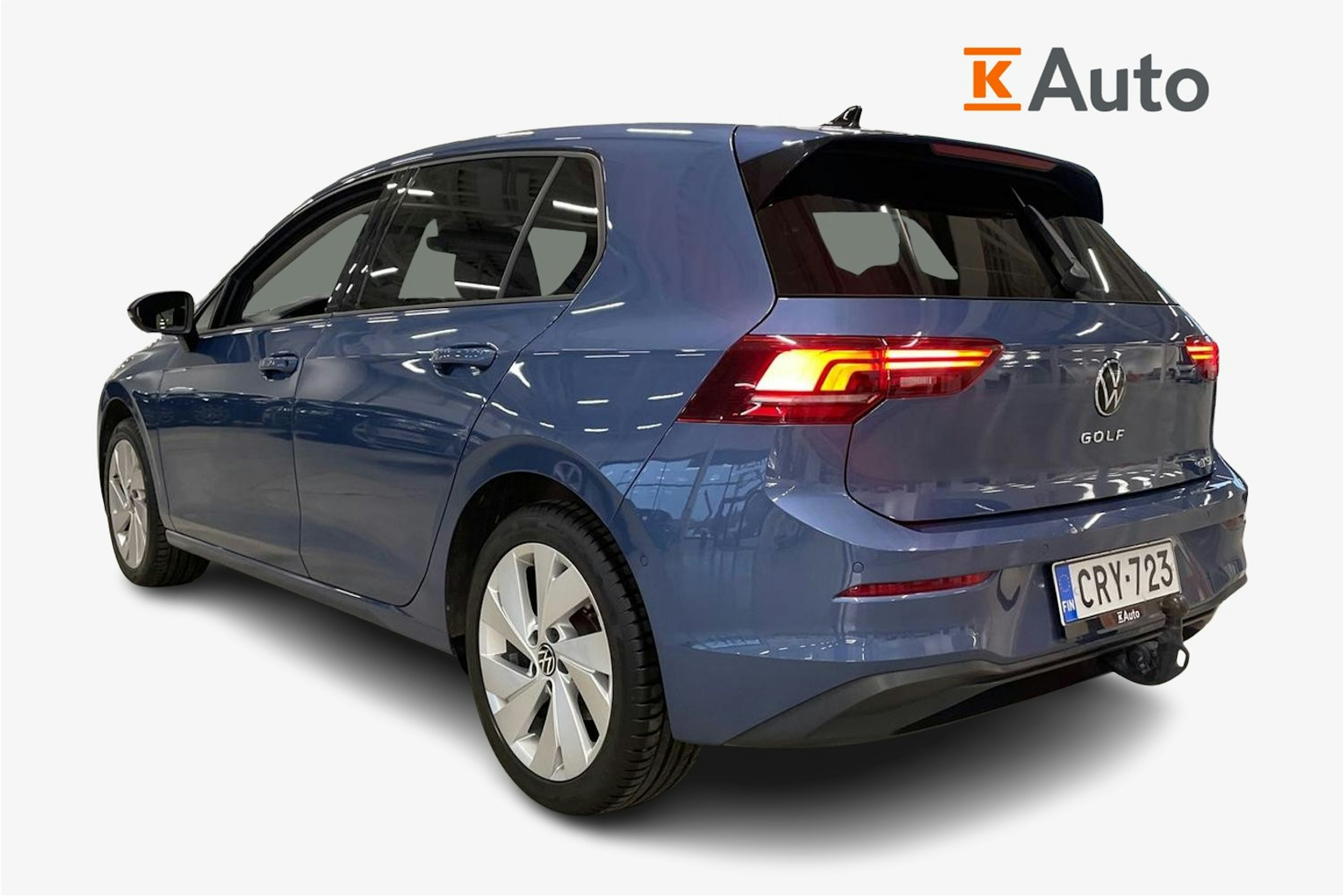 sininen Volkswagen Golf 2024 kuva 2.