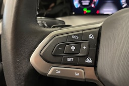 sininen Volkswagen Golf 2024 kuva 18.