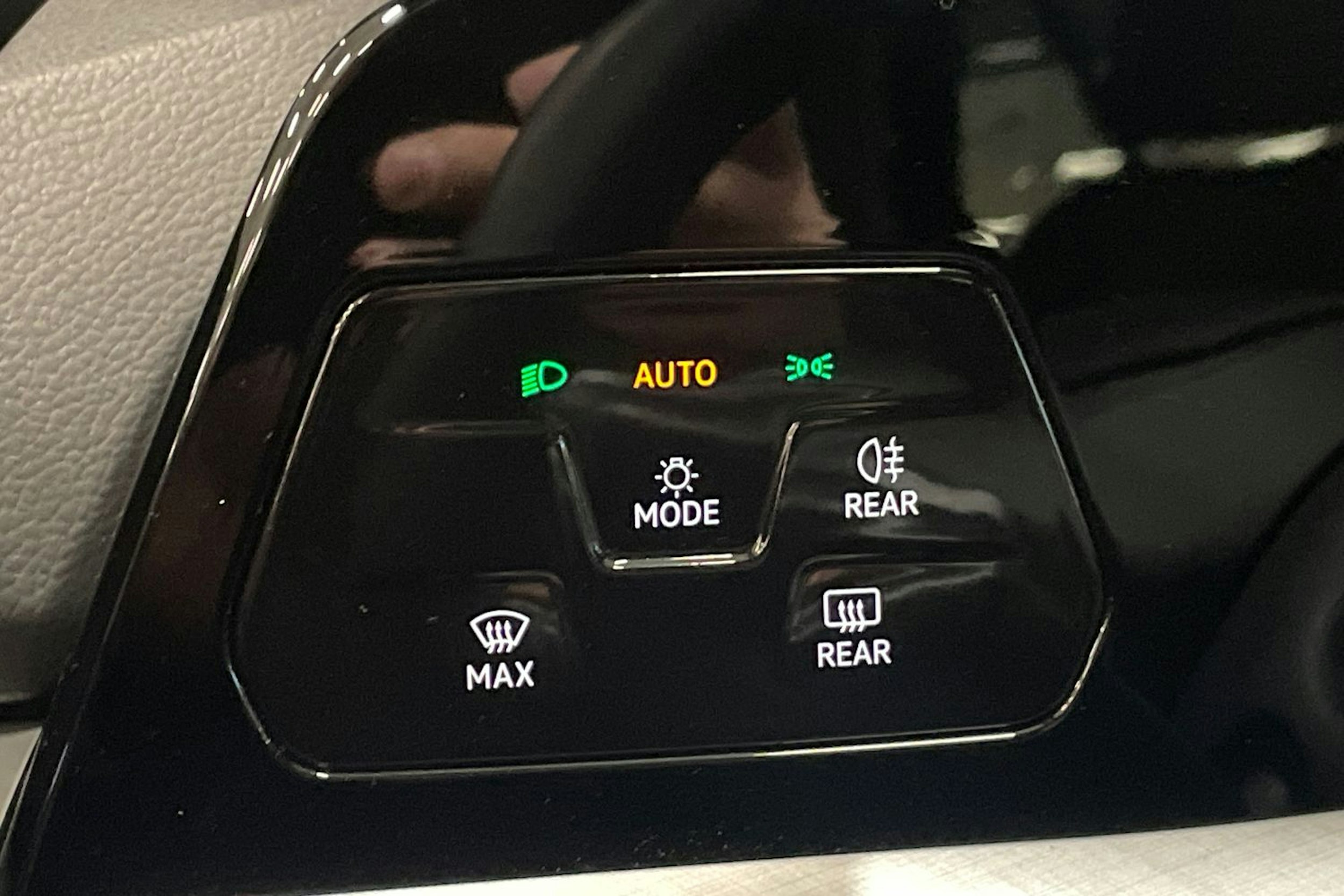 sininen Volkswagen Golf 2024 kuva 20.