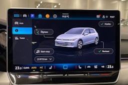 sininen Volkswagen Golf 2024 kuva 27.