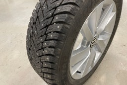 sininen Volkswagen Golf 2024 kuva 39.