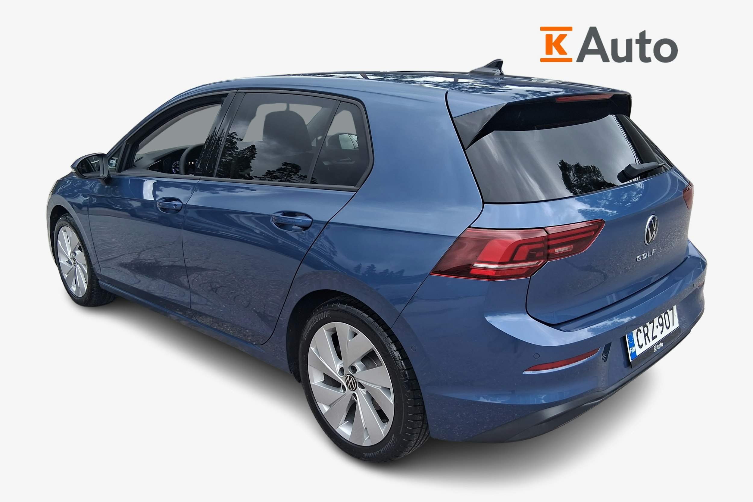 sininen Volkswagen Golf 2024 kuva 2.