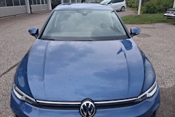 sininen Volkswagen Golf 2024 kuva 15.
