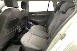 Valkoinen Volkswagen GOLF 2025 kuva 10.