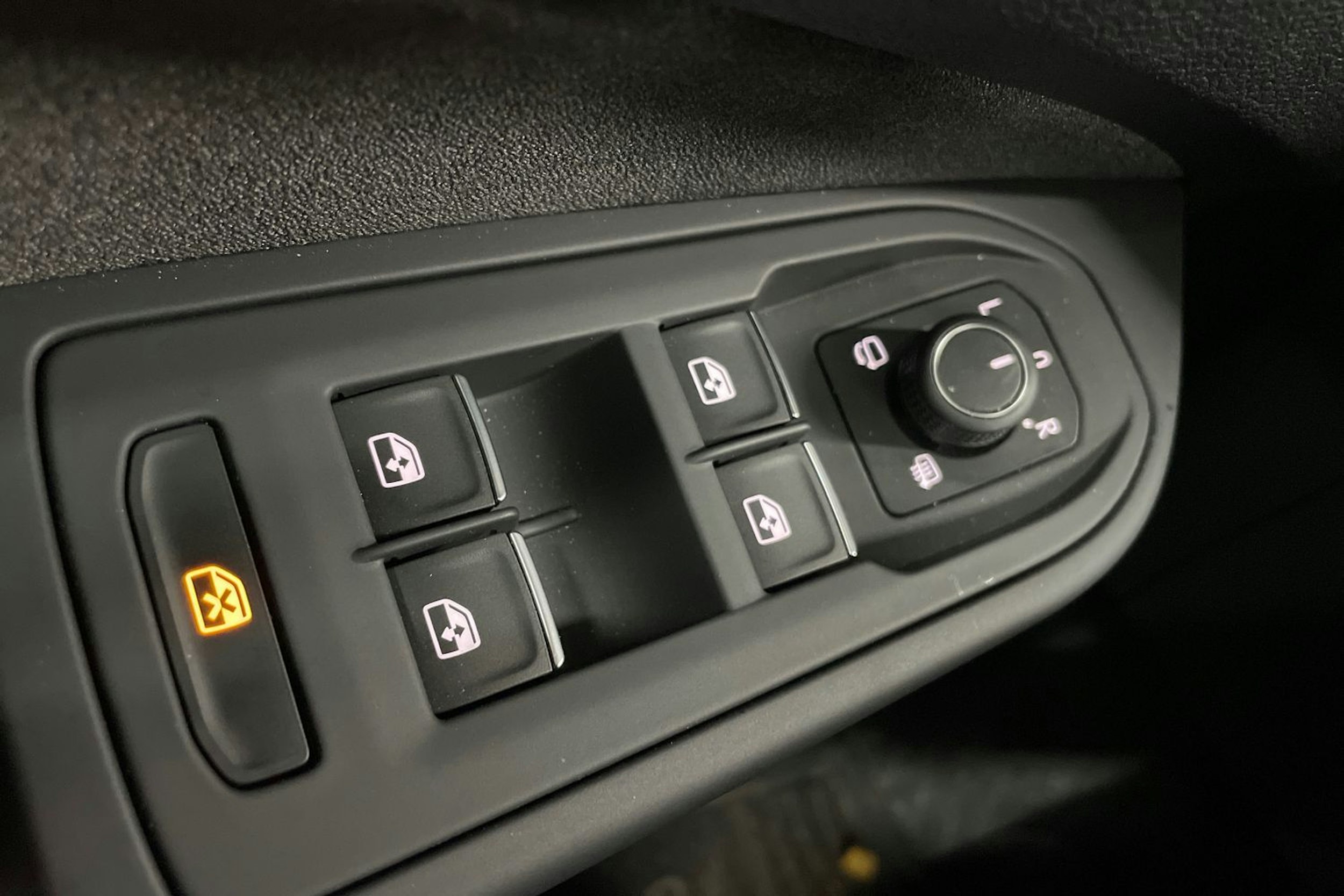 Valkoinen Volkswagen GOLF 2025 kuva 27.