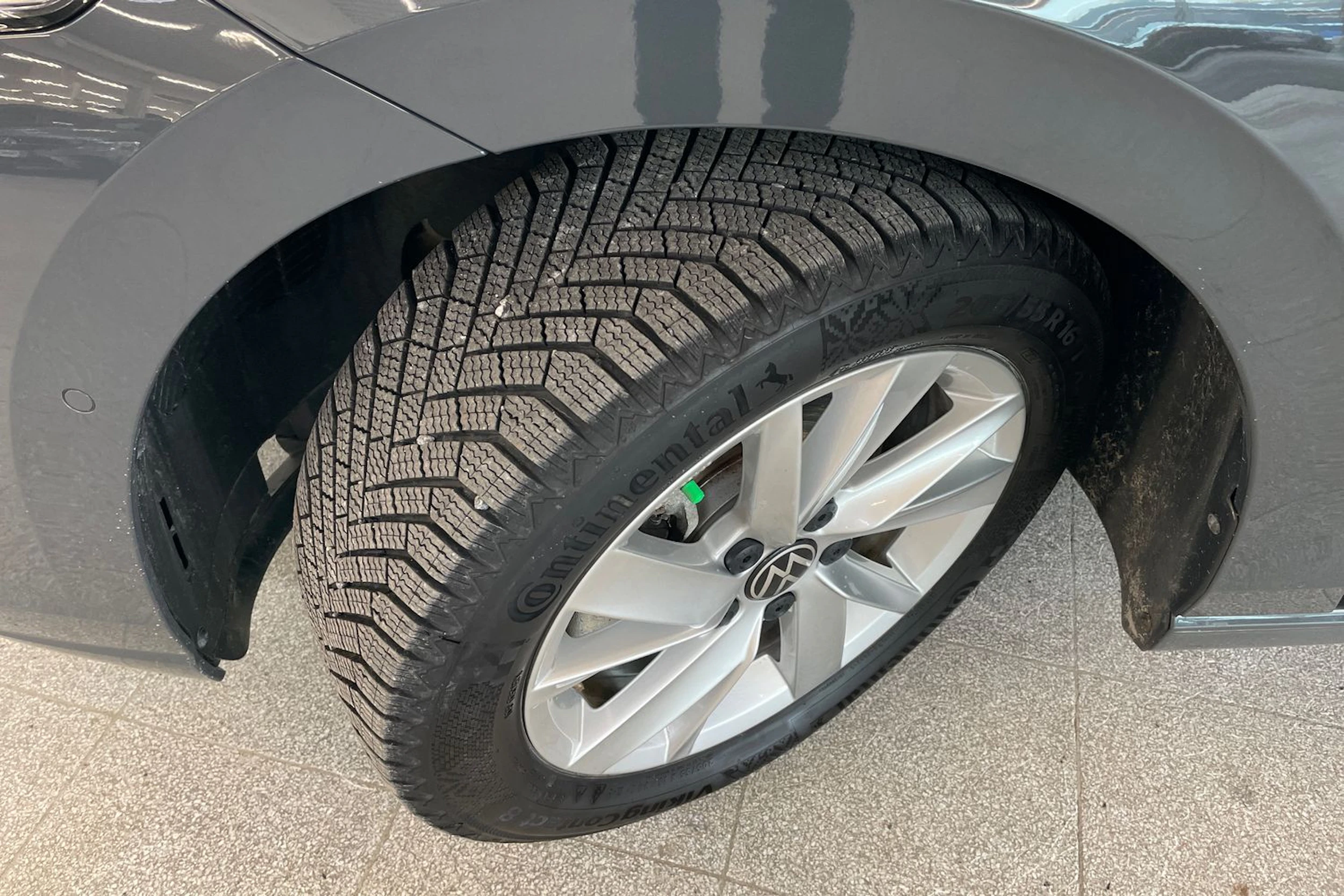 Harmaa Volkswagen GOLF 2025 kuva 10.