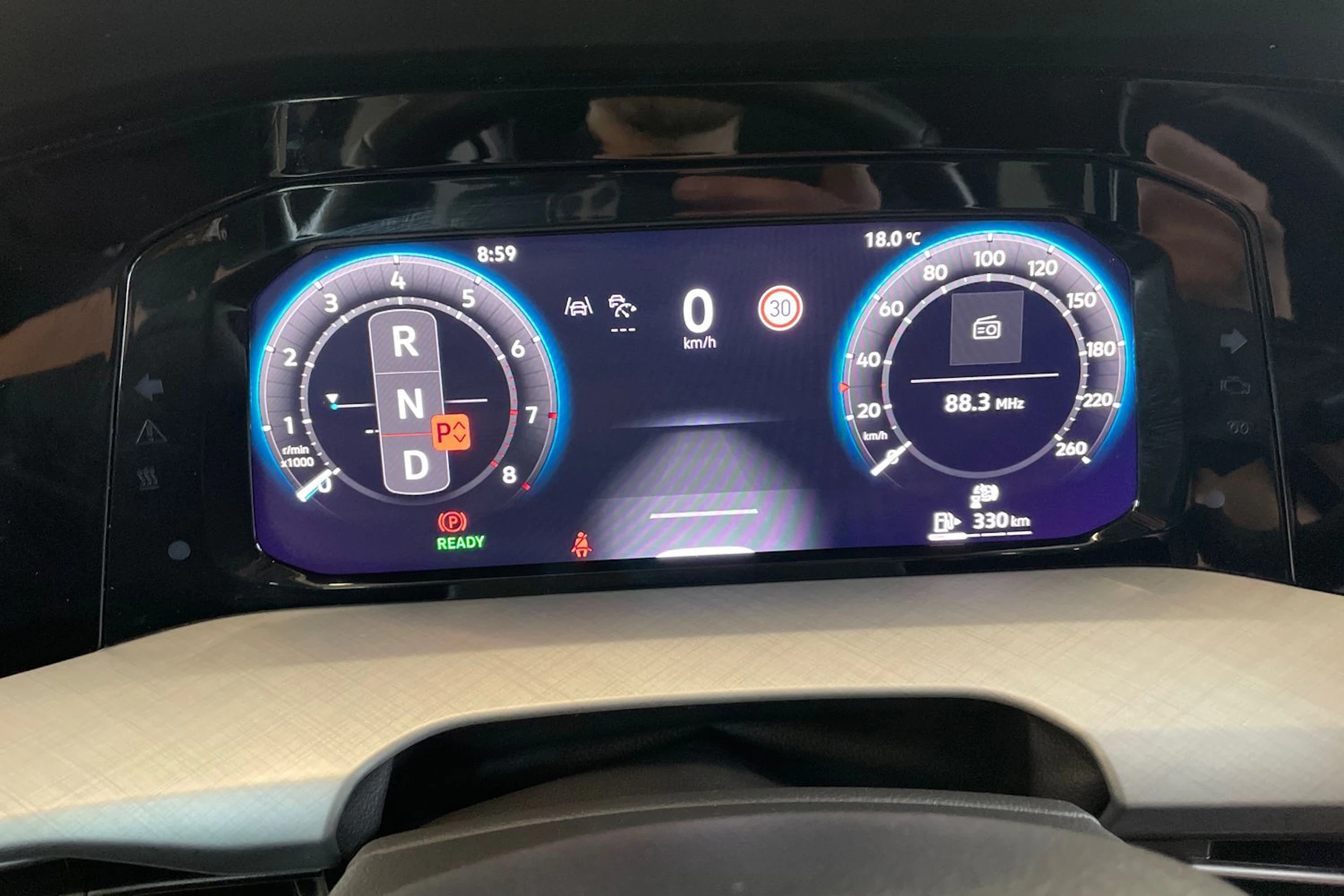 Harmaa Volkswagen GOLF 2025 kuva 11.