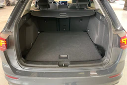 Harmaa Volkswagen GOLF 2025 kuva 18.