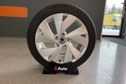 Harmaa Volkswagen GOLF 2025 kuva 20.