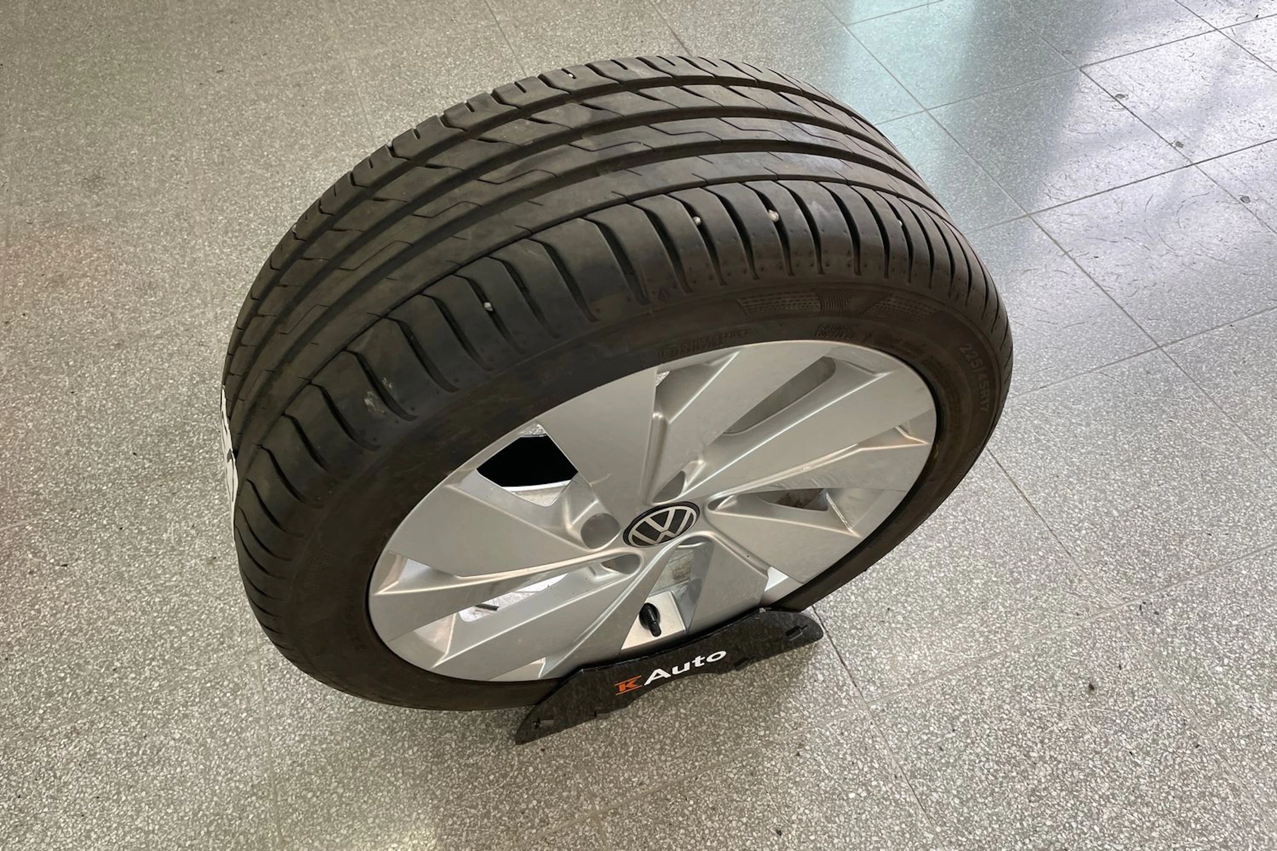 Harmaa Volkswagen GOLF 2025 kuva 21.