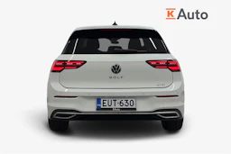 valkoinen Volkswagen Golf 2024 kuva 4.