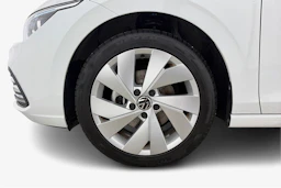 valkoinen Volkswagen Golf 2024 kuva 12.