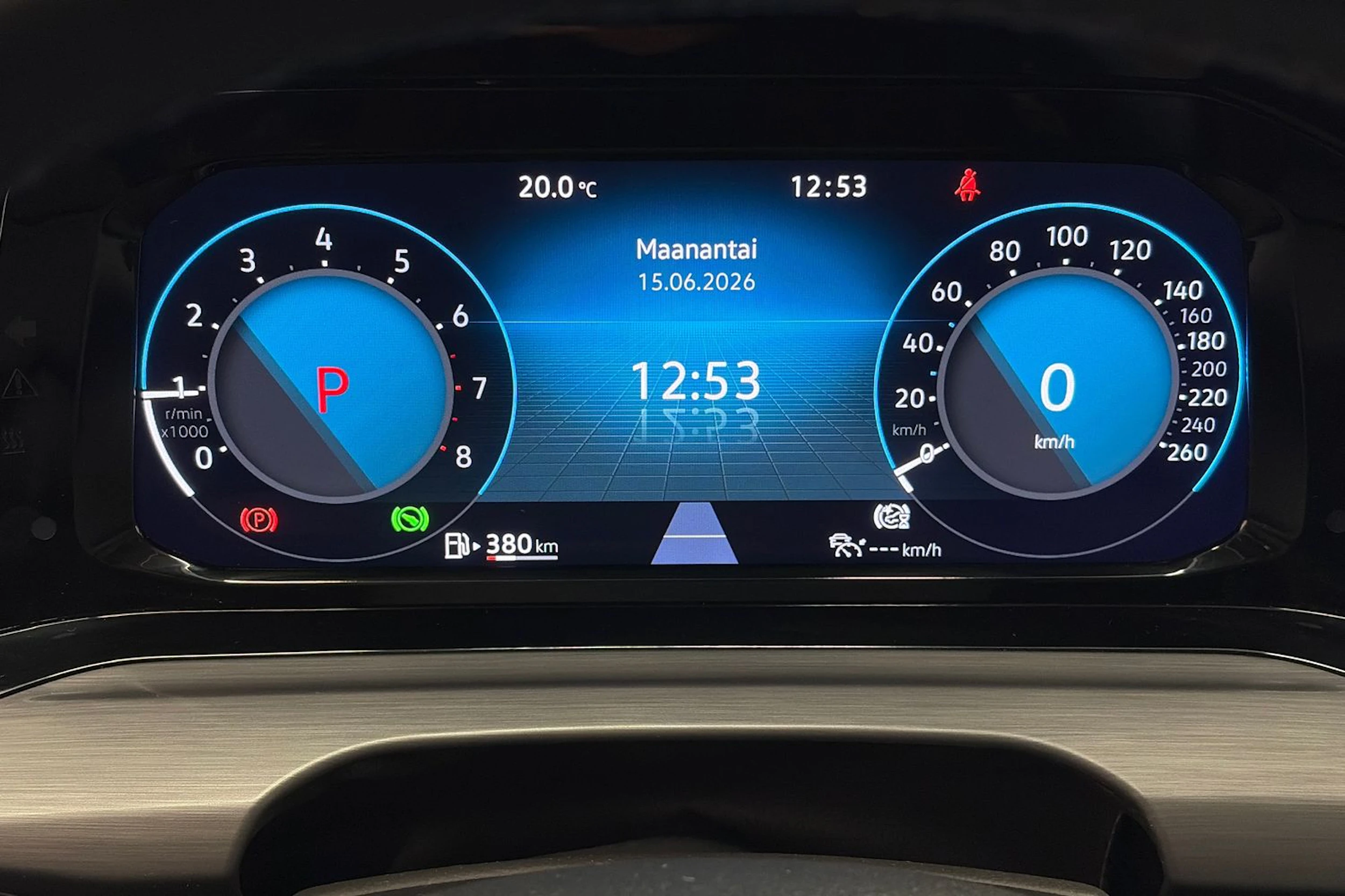 valkoinen Volkswagen Golf 2024 kuva 18.