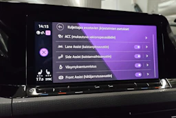 valkoinen Volkswagen Golf 2024 kuva 17.
