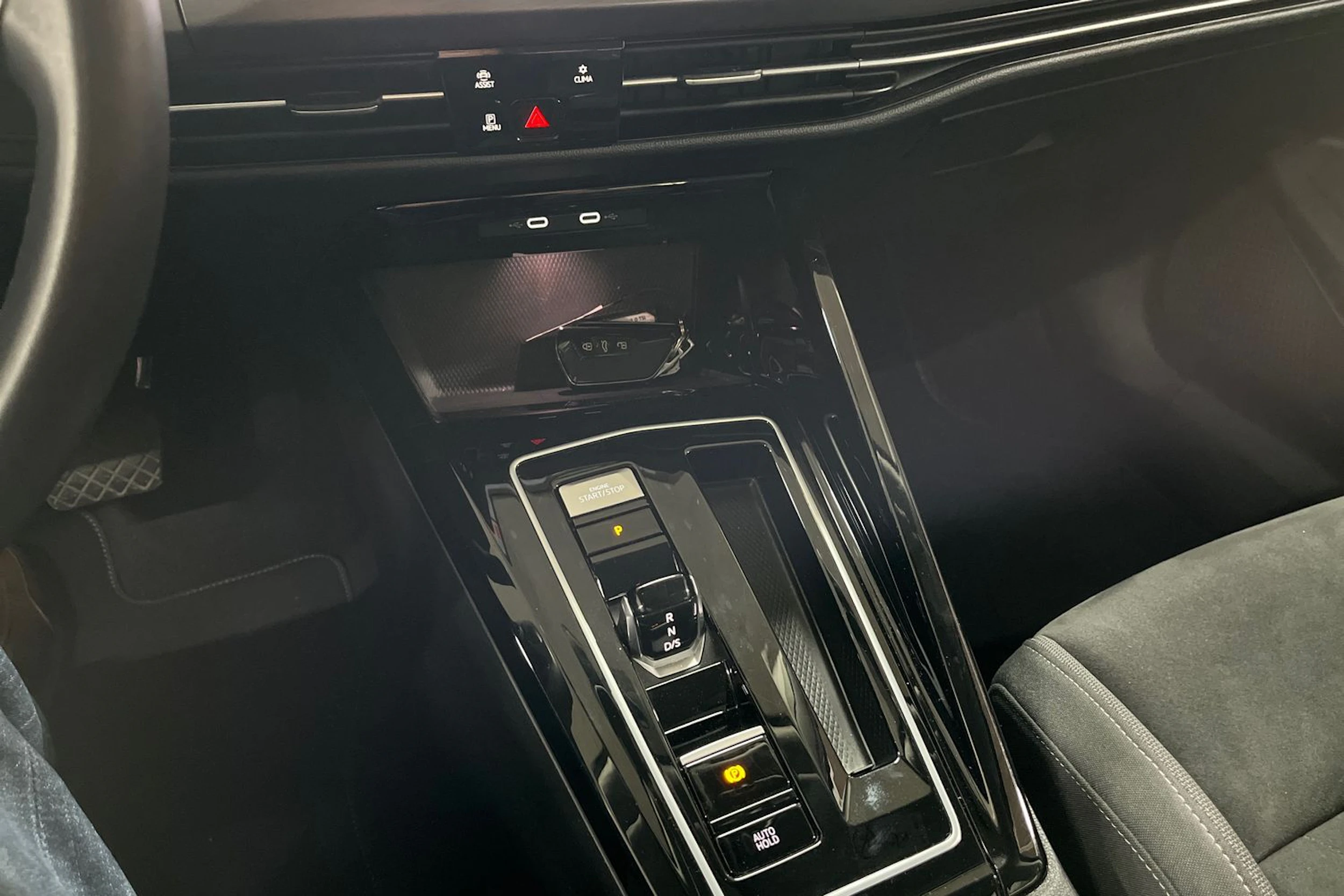 musta Volkswagen GOLF 2024 kuva 20.