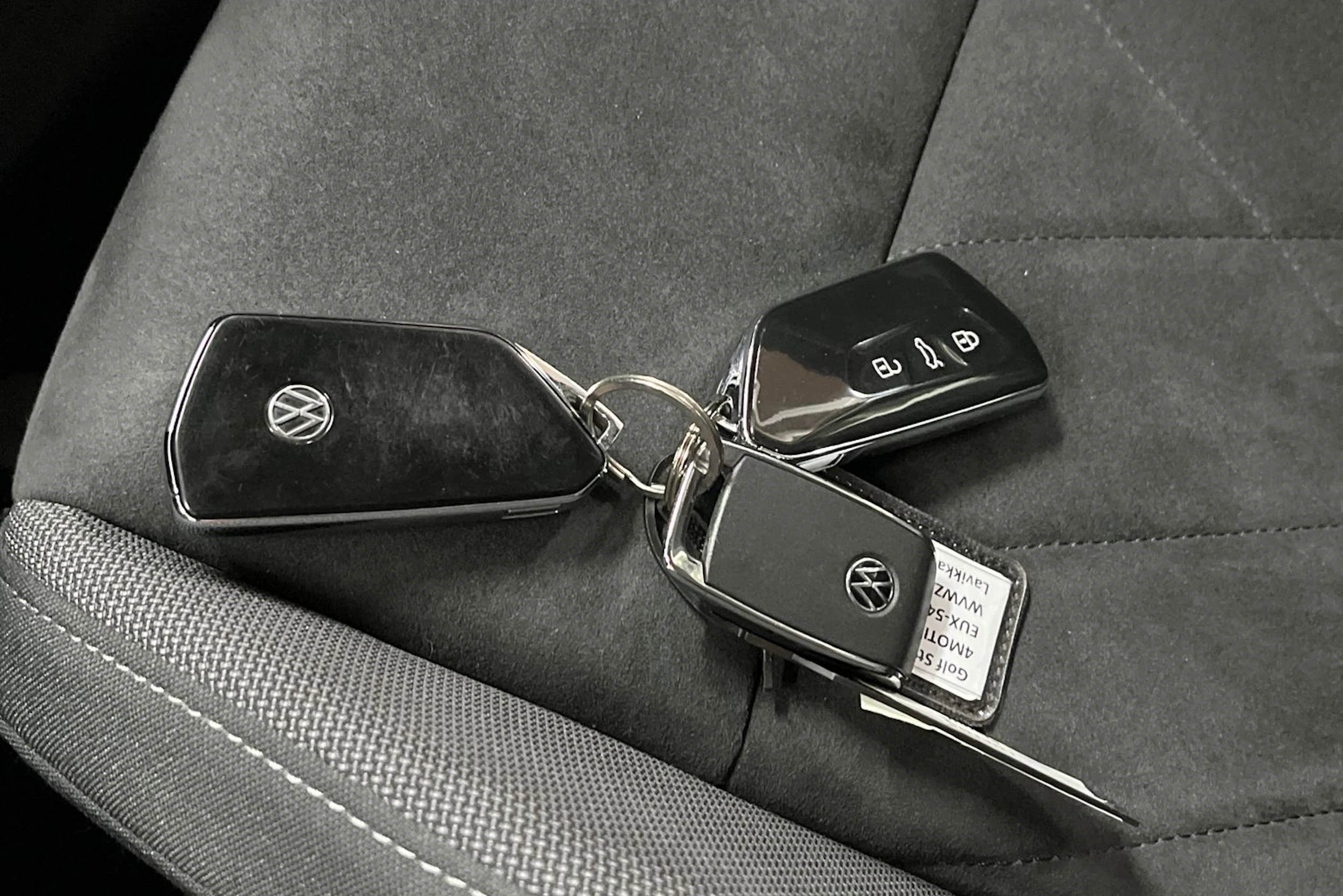 musta Volkswagen GOLF 2024 kuva 21.