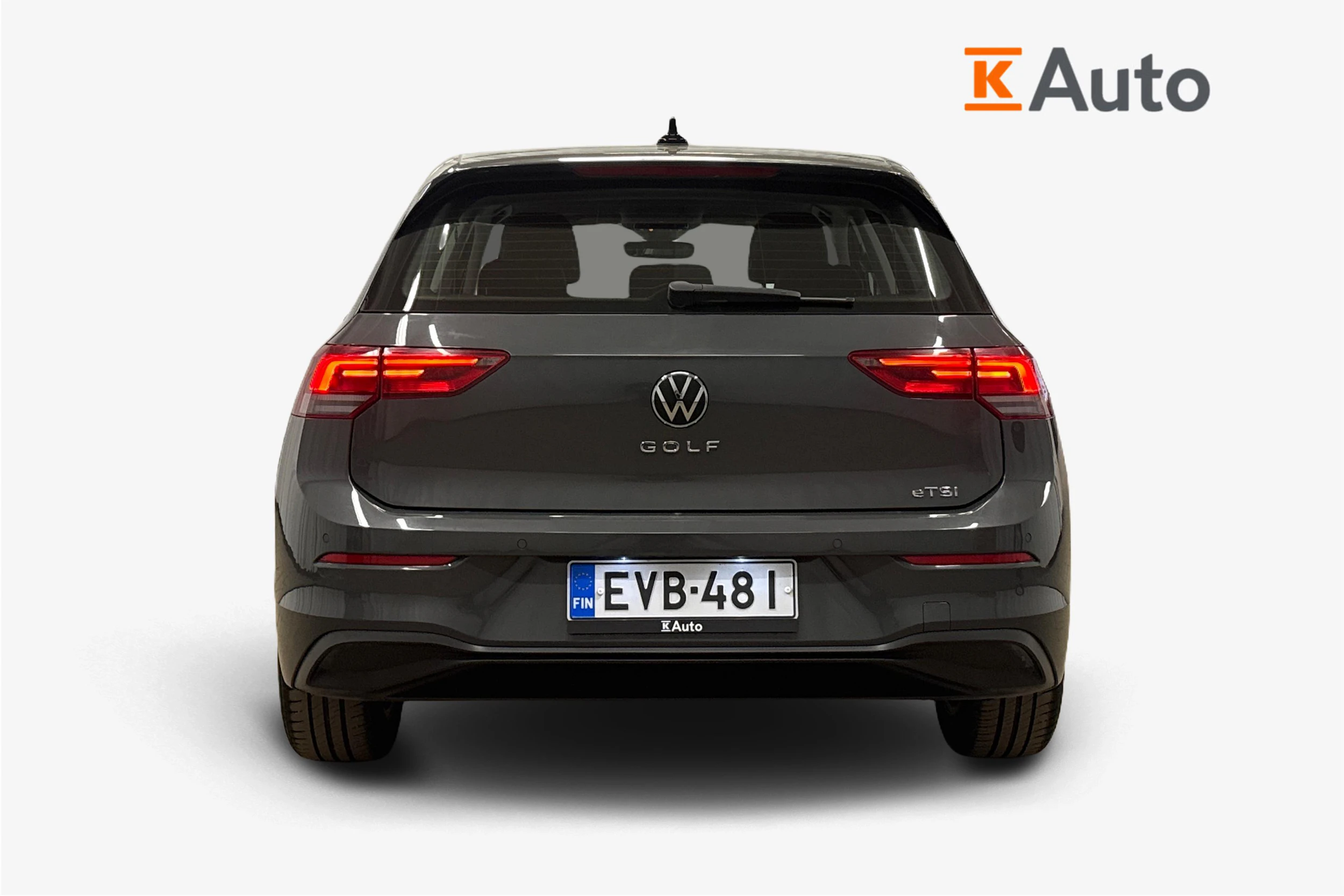 harmaa Volkswagen Golf 2024 kuva 4.