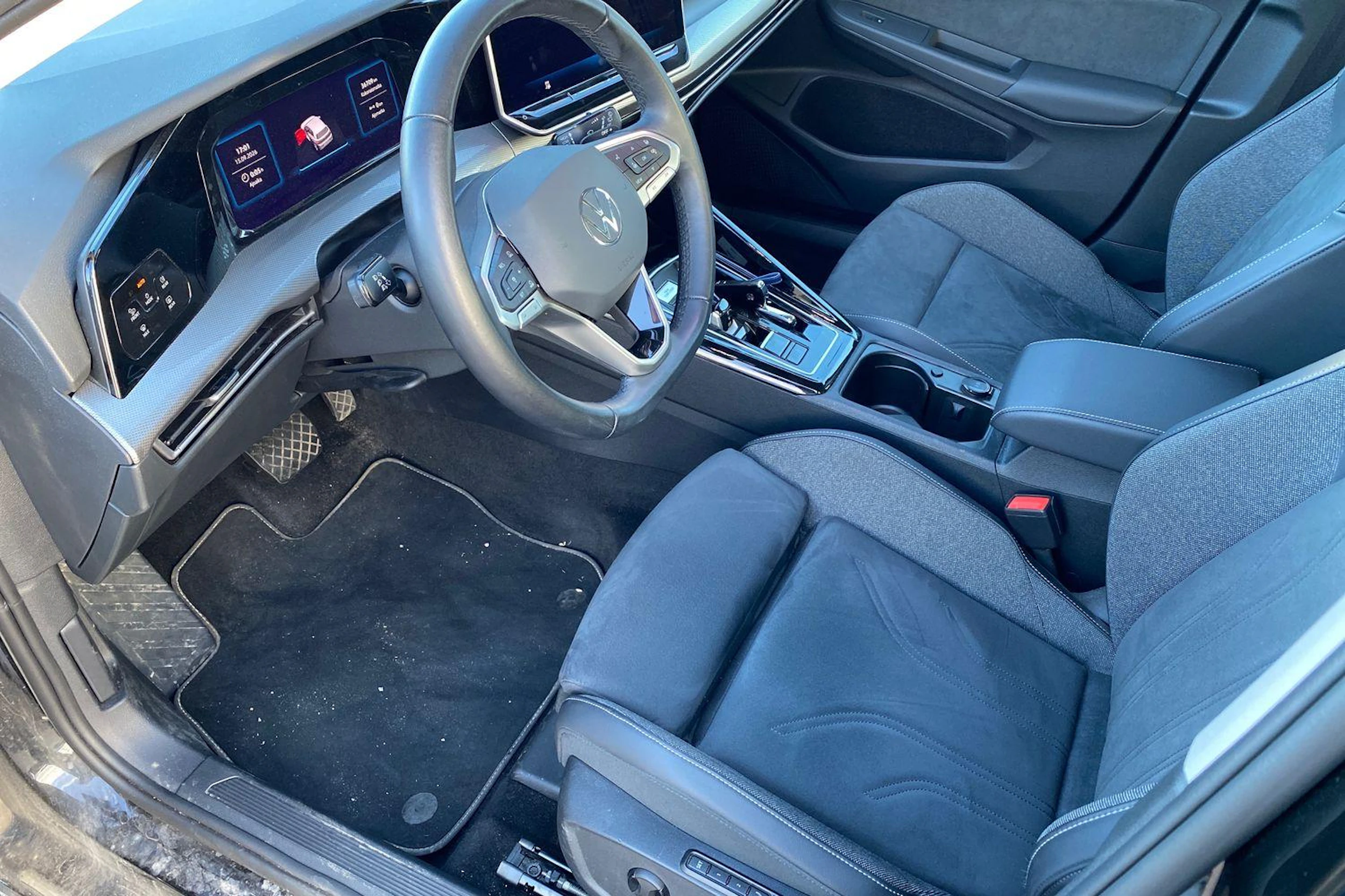 met. musta Volkswagen Golf 2025 kuva 3.