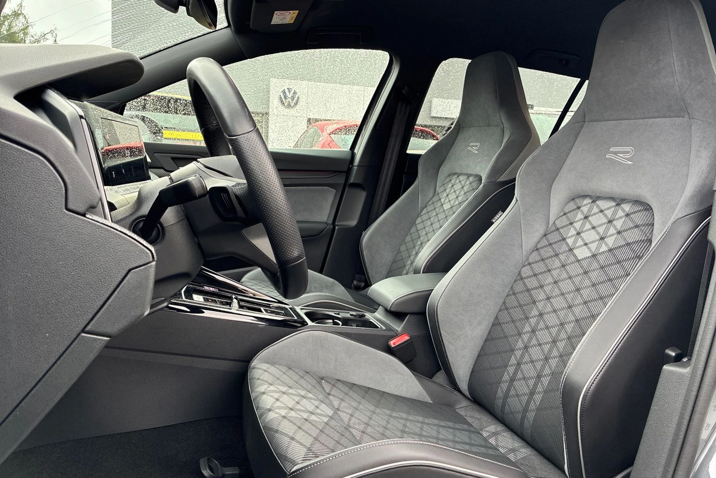 met. harmaa Volkswagen Golf 2024 kuva 4.