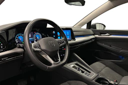 harmaa Volkswagen Golf 2024 kuva 8.