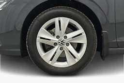 harmaa Volkswagen Golf 2024 kuva 12.