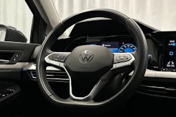 harmaa Volkswagen Golf 2024 kuva 19.
