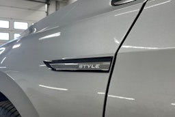 hopea Volkswagen Golf 2024 kuva 6.