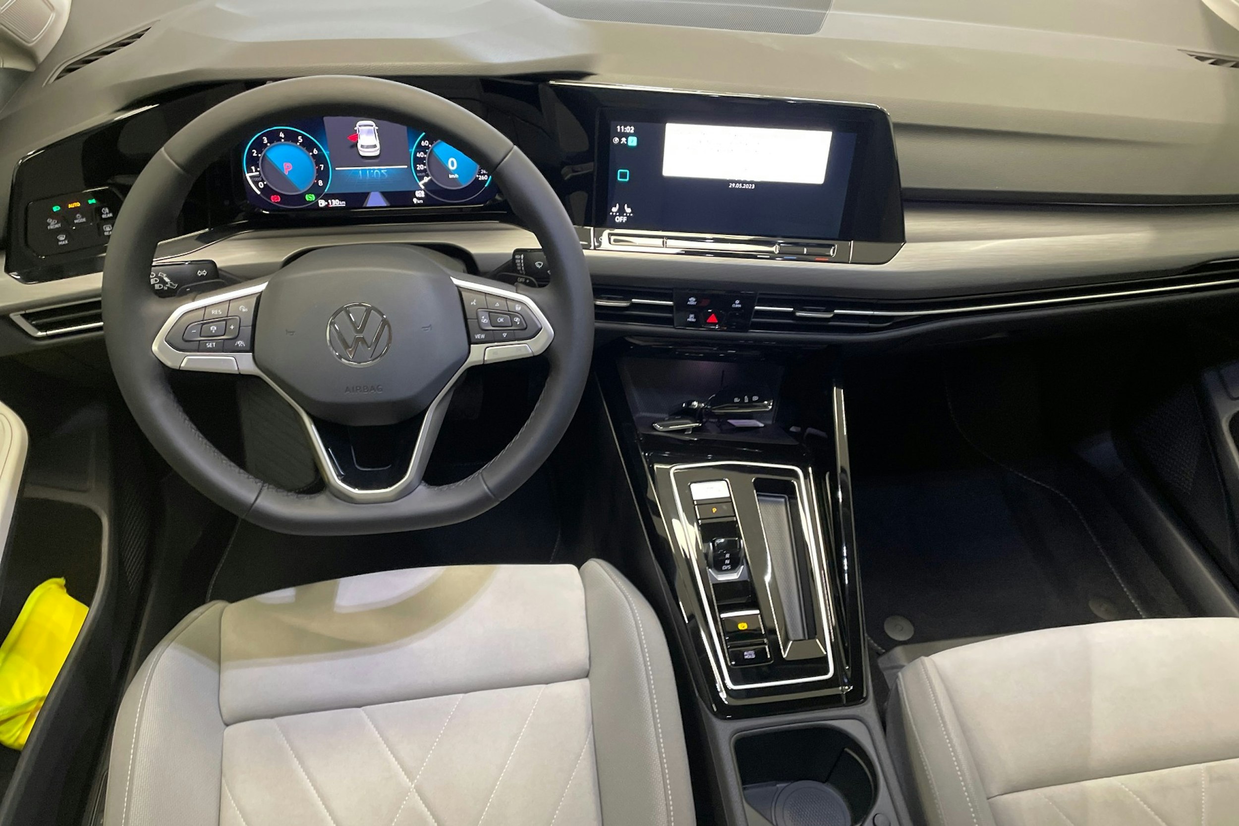 hopea Volkswagen Golf 2024 kuva 9.