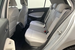 hopea Volkswagen Golf 2024 kuva 15.