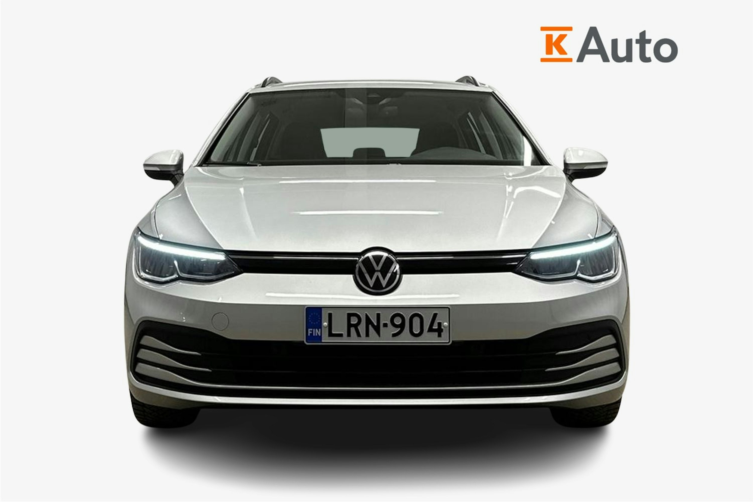 harmaa Volkswagen Golf 2024 kuva 5.