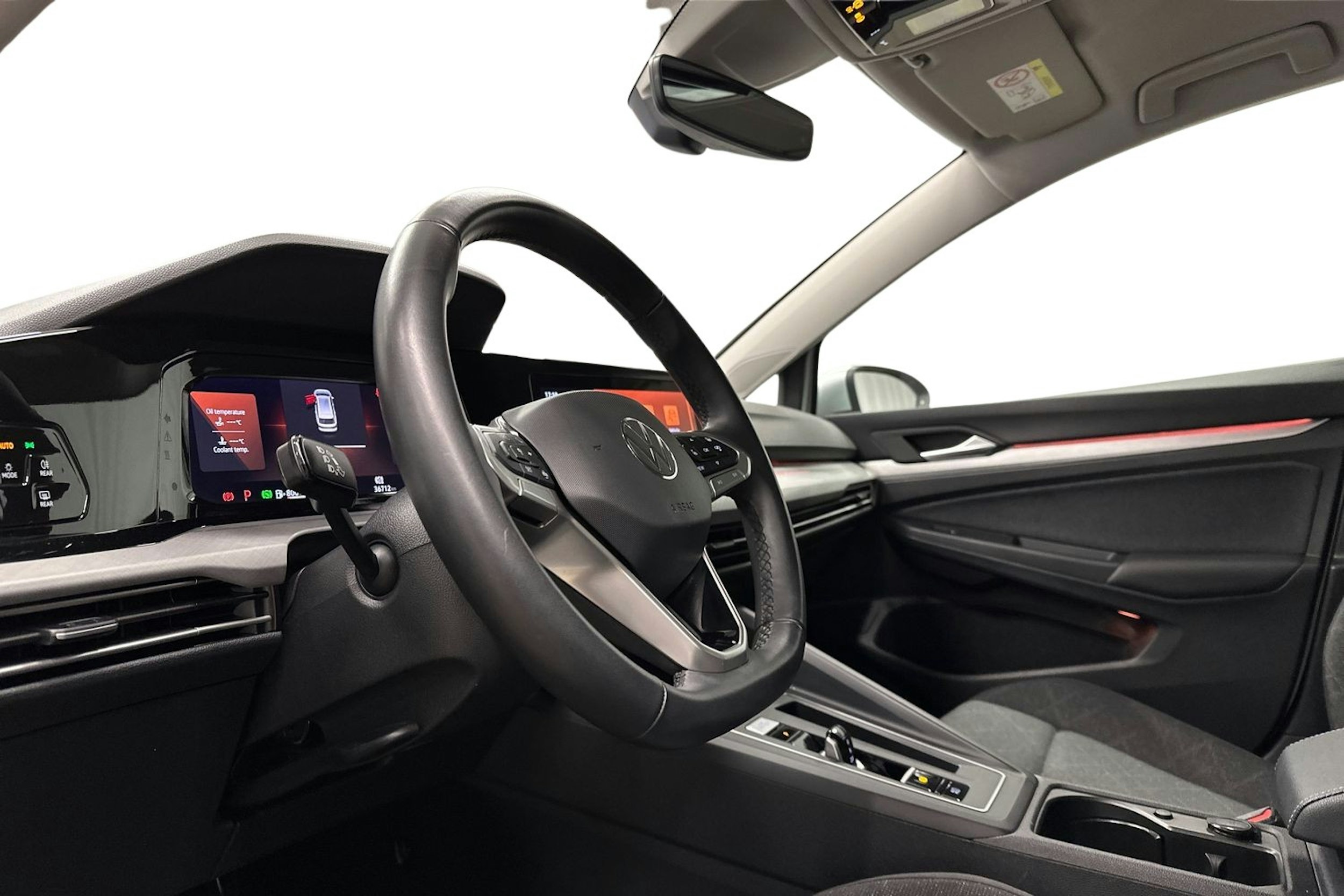harmaa Volkswagen Golf 2024 kuva 7.