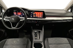 harmaa Volkswagen Golf 2024 kuva 9.