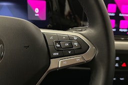 harmaa Volkswagen Golf 2024 kuva 19.