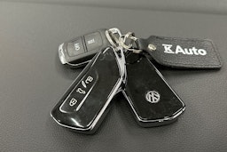 harmaa Volkswagen Golf 2024 kuva 30.