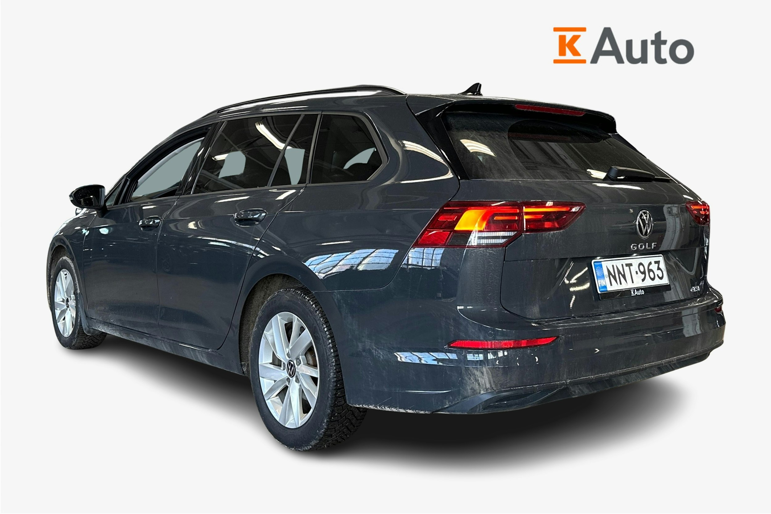 harmaa Volkswagen Golf 2024 kuva 2.