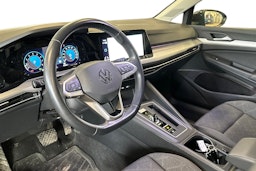 harmaa Volkswagen Golf 2024 kuva 3.