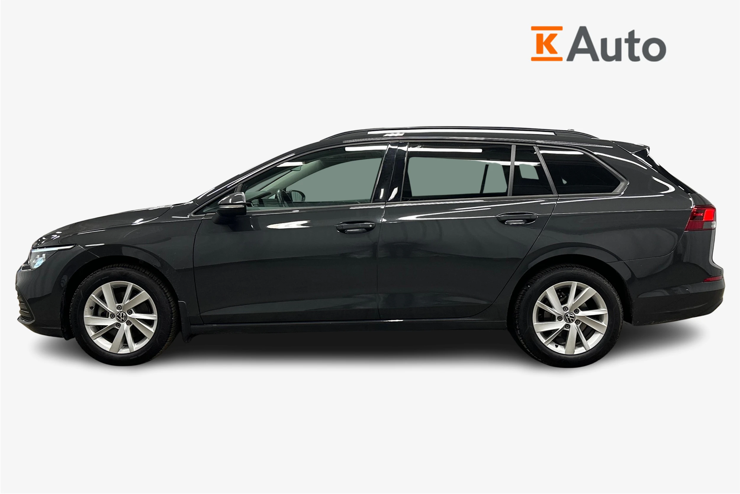 harmaa Volkswagen Golf 2024 kuva 5.