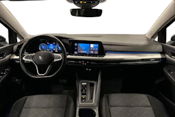 harmaa Volkswagen Golf 2024 kuva 7.