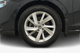 harmaa Volkswagen Golf 2024 kuva 9.