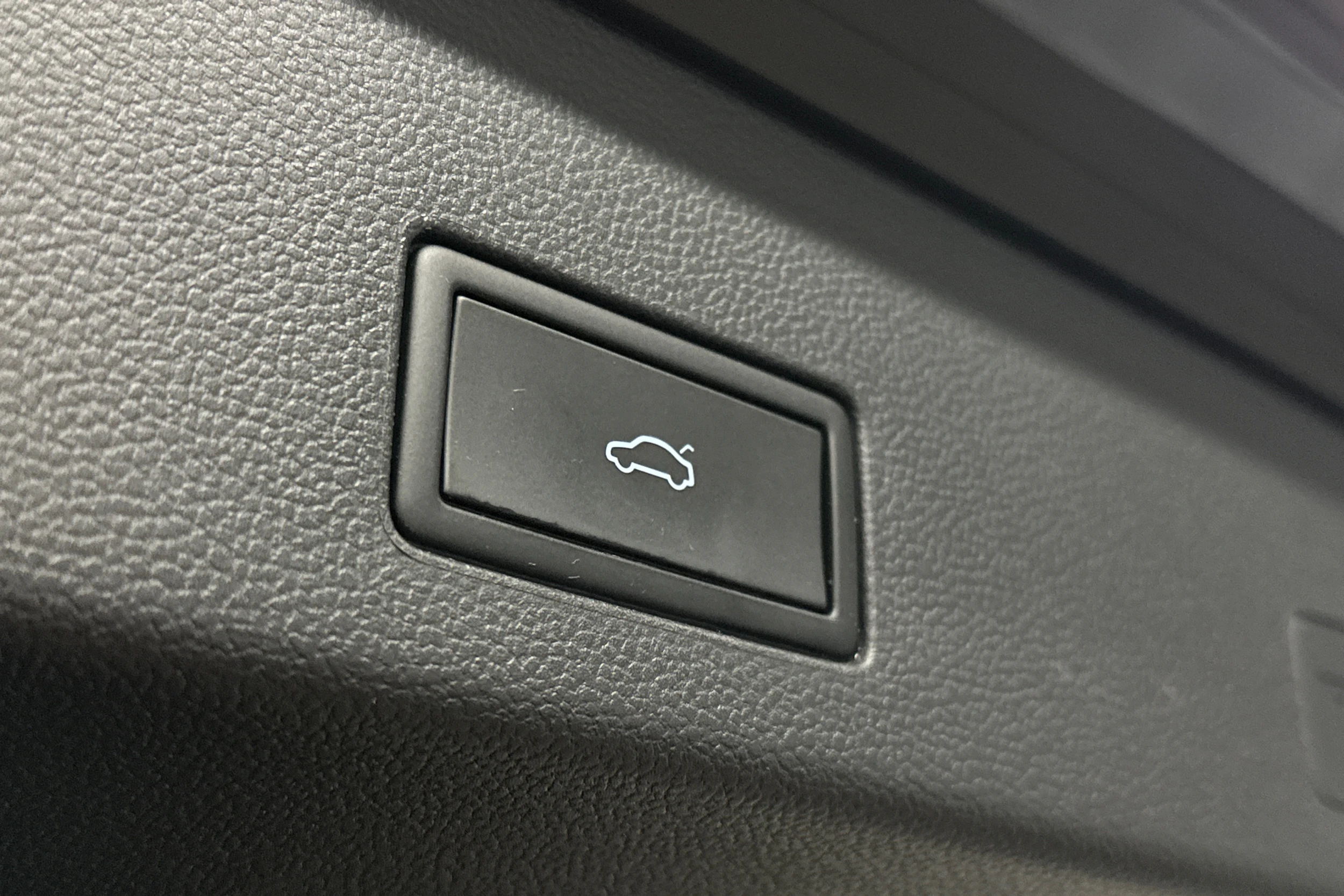 harmaa Volkswagen Golf 2024 kuva 12.