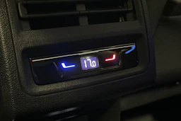 harmaa Volkswagen Golf 2024 kuva 13.