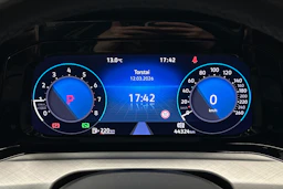 harmaa Volkswagen Golf 2024 kuva 18.