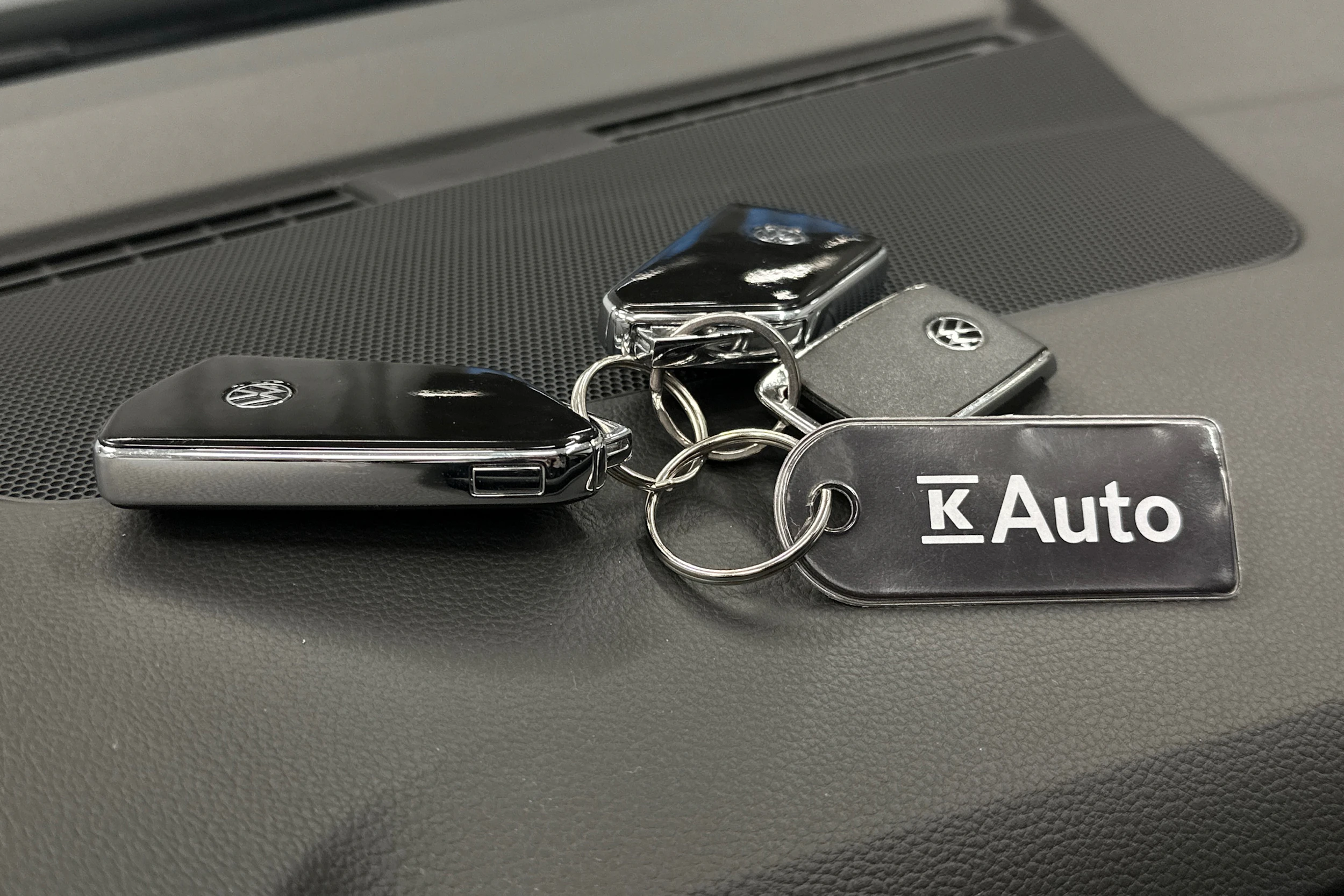 harmaa Volkswagen Golf 2024 kuva 25.