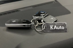 harmaa Volkswagen Golf 2024 kuva 25.