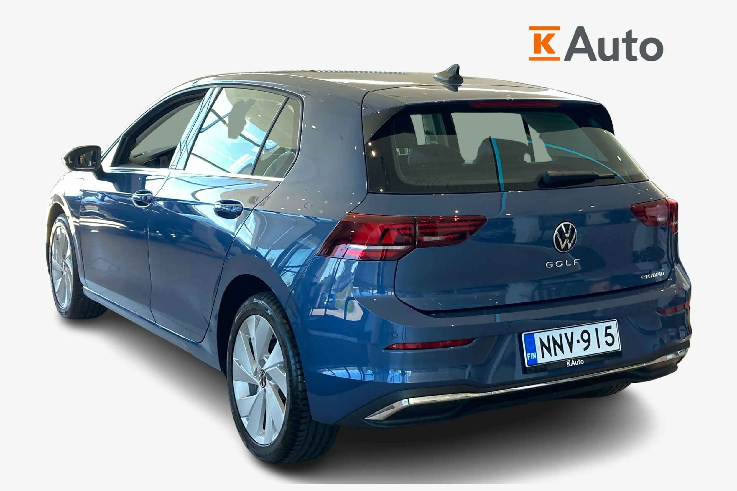 sininen Volkswagen Golf 2024 kuva 2.