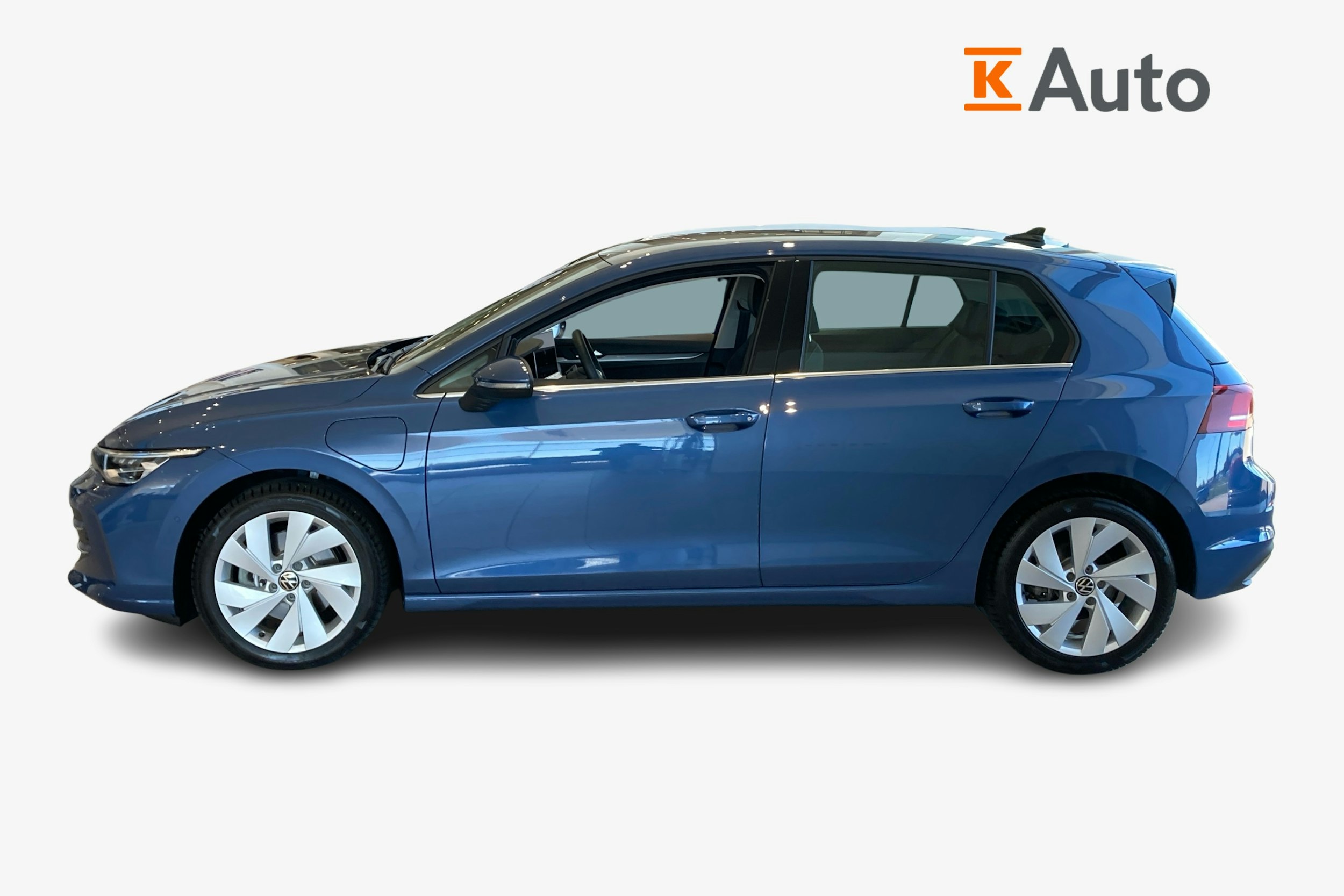 sininen Volkswagen Golf 2024 kuva 5.