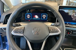 sininen Volkswagen Golf 2024 kuva 14.