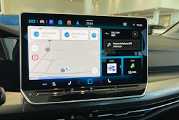 sininen Volkswagen Golf 2024 kuva 15.