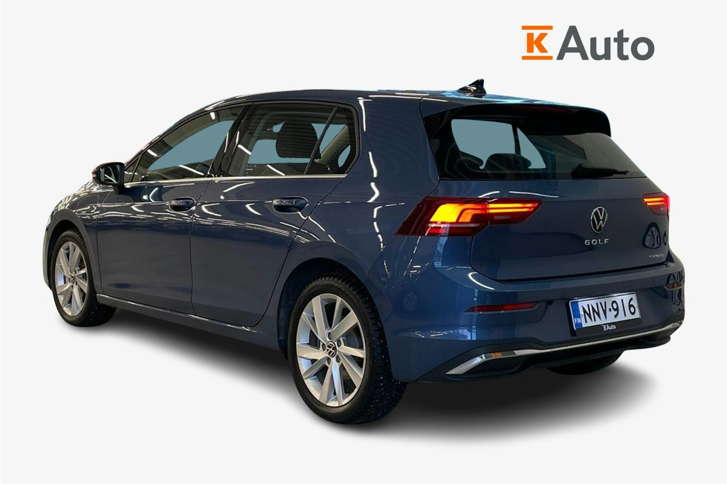 Sininen Volkswagen GOLF 2024 kuva 2.