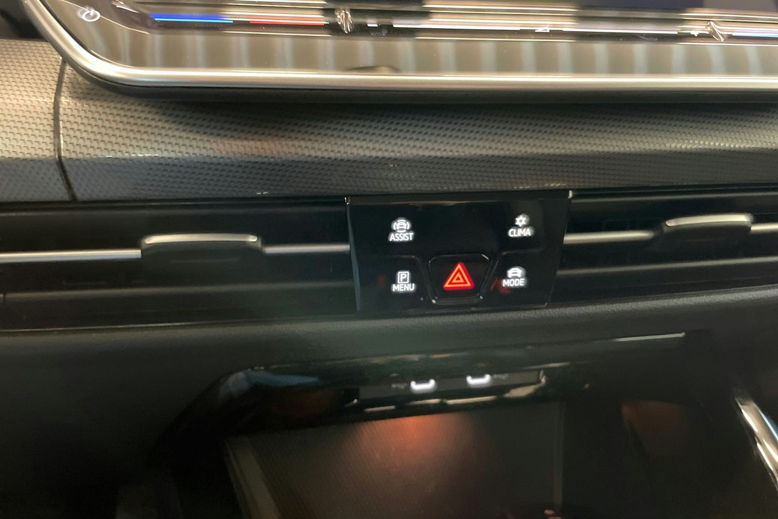 Sininen Volkswagen GOLF 2024 kuva 17.